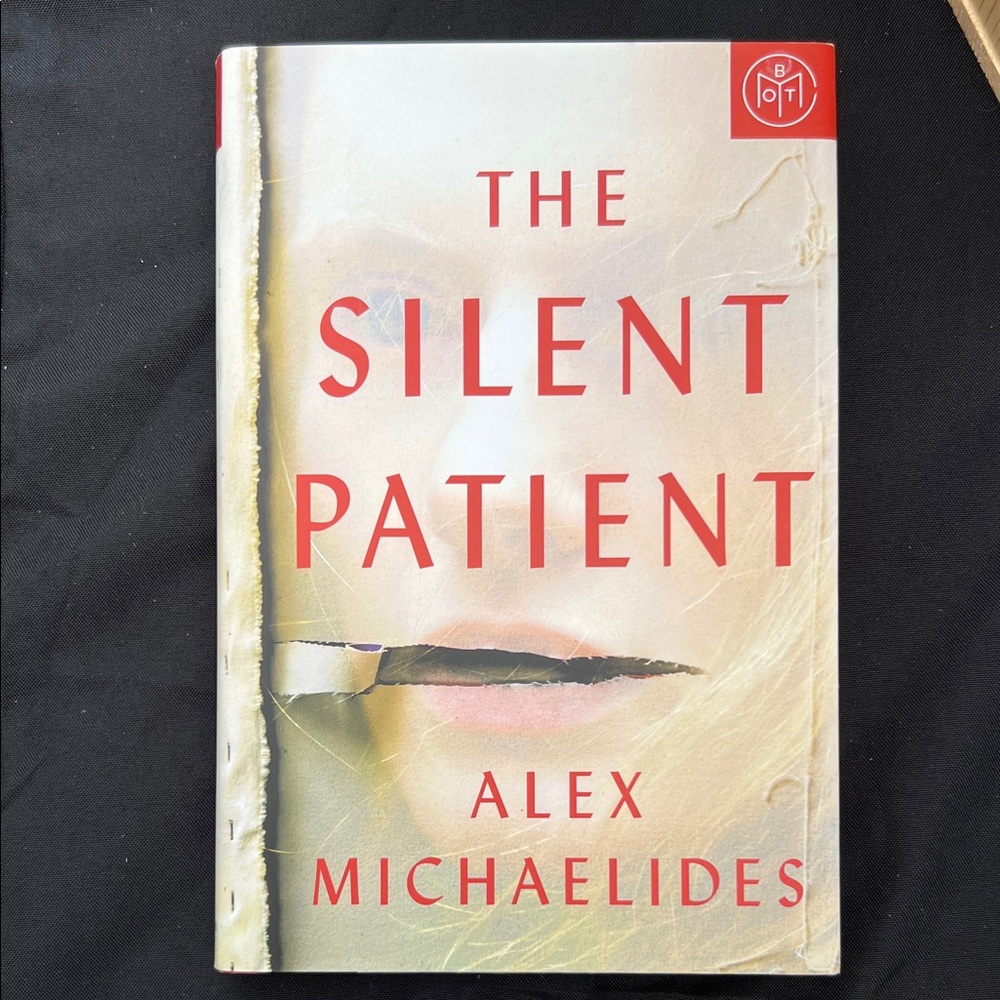 The Silent Patient by Alex Michaelides - Red Cover